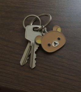 Encontré pañales en la mochila de mi hijo de 15 años y decidí seguirlo después de la escuela