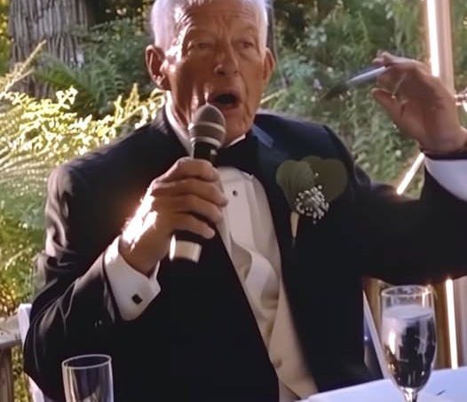 Mi padre se atribuyó el mérito de haber pagado mi boda durante su brindis — pero fue mi padrastro quien pagó todo