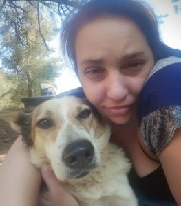 Rescaté a una perrita al costado del camino y me la quedé — Un mes después, me sorprendió a dónde me llevó