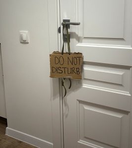 My Husband Hangs a ‘Do Not Disturb’ Sign Whenever I Ask for Help with Our Kids