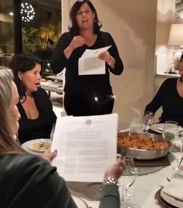 Mi Suegra Le Regaló a Mi Esposo los Papeles de Divorcio como Regalo de Cumpleaños — Lo Que Él Hizo Después Dejó a Todos Sin Palabras
